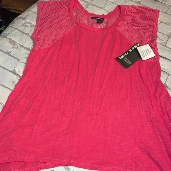 DKNY JEANS TOP- NEW WITH TAGS size medium - Picture 1 of 3